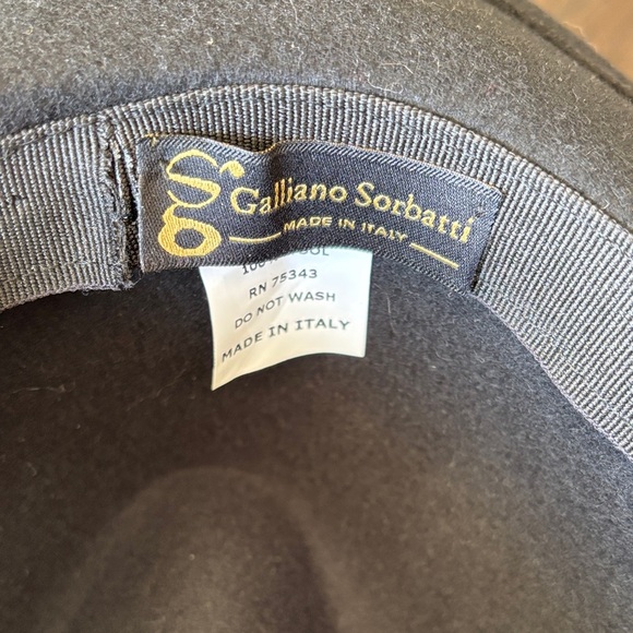 Galliano Sorbatti Black Felt Hat with Subtle Gold Logo